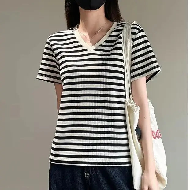 Women's Mid-Sleeve T-Shirt: Breathable, Soft, Square Neck, Straight Shoulders, Slimming, Short-Sleeve Base Layer Top for Summer