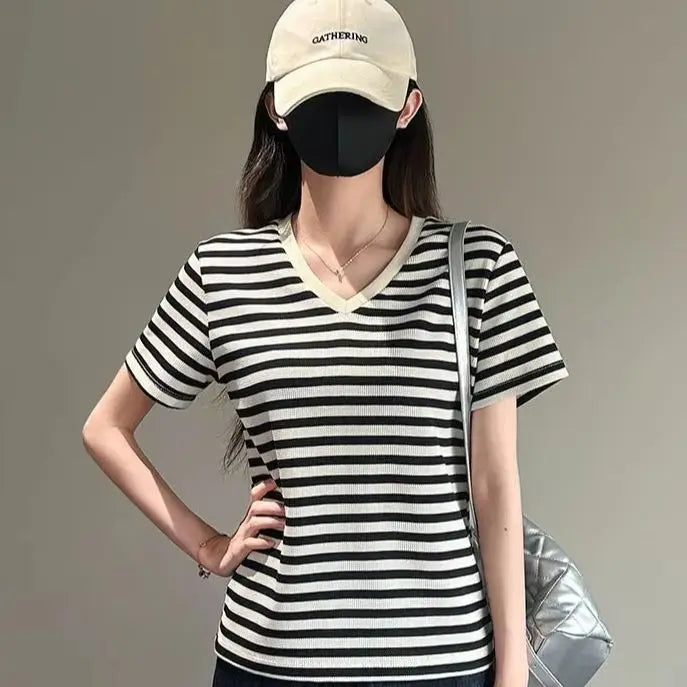 Women's Mid-Sleeve T-Shirt: Breathable, Soft, Square Neck, Straight Shoulders, Slimming, Short-Sleeve Base Layer Top for Summer